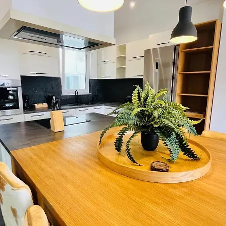 Spacious 2 Bed Overlooking Spinola Bay דירה *