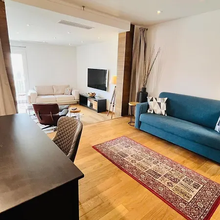 Spacious 2 Bed Overlooking Spinola Bay *