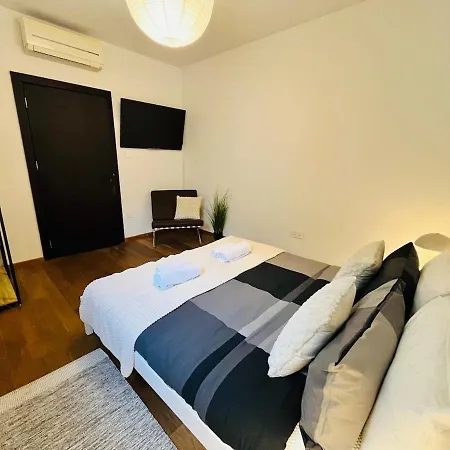Spacious 2 Bed Overlooking Spinola Bay * Saint Julian's