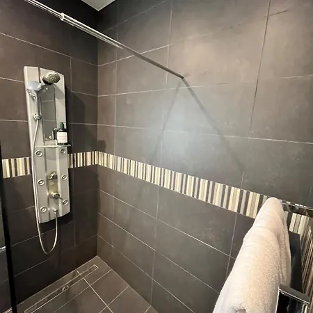 Spacious 2 Bed Overlooking Spinola Bay דירה