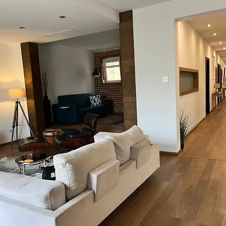Spacious 2 Bed Overlooking Spinola Bay דירה *