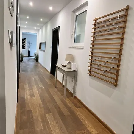 Spacious 2 Bed Overlooking Spinola Bay *