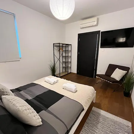 Spacious 2 Bed Overlooking Spinola Bay *
